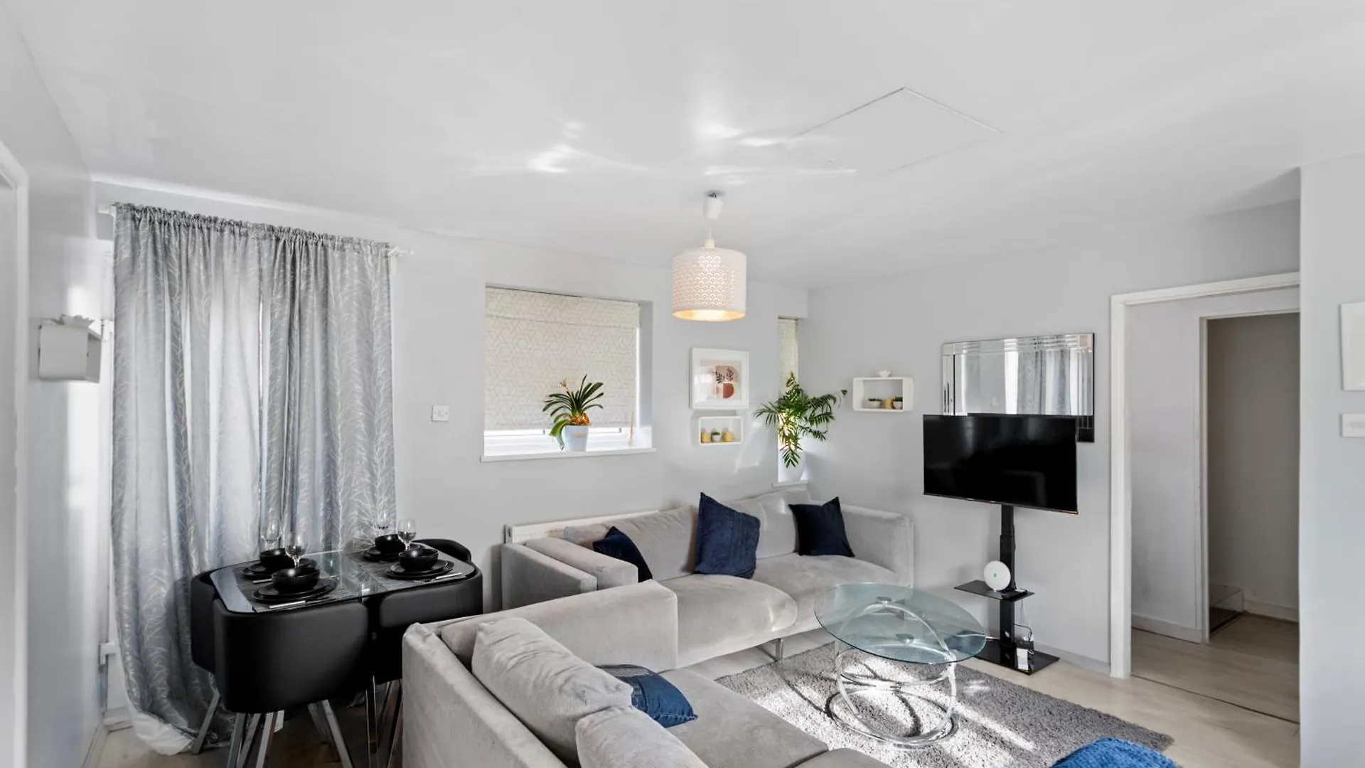 Cozy 3-Bed House Near Lcy & Excel Ideal For Groups & Families London Semesterbostad