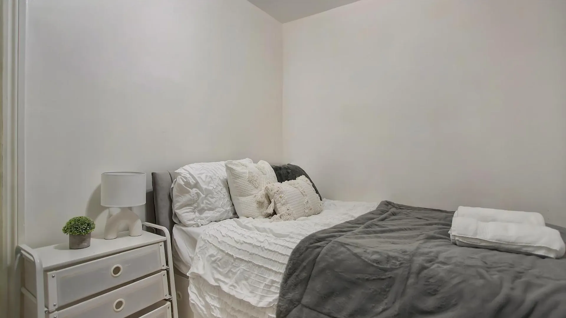 Cozy 3-Bed House Near Lcy & Excel Ideal For Groups & Families London Semesterbostad