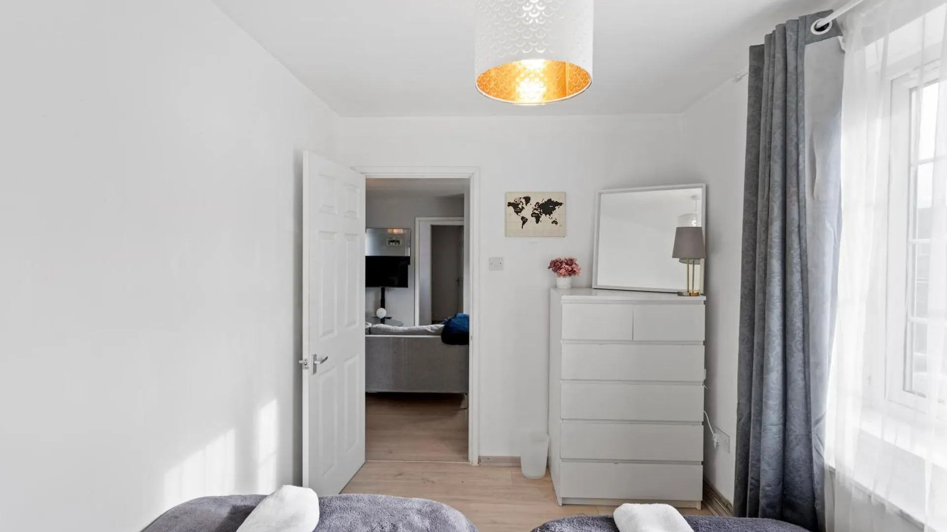 Cozy 3-Bed House Near Lcy & Excel Ideal For Groups & Families London Semesterbostad